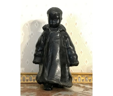 Скульптура "Нанаец.Алтайскй мальчик." Касли. Чугун. Высота 14,5 см. (артикул №1406) - фото №1