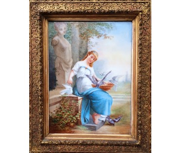 Фарфоровый пласт "Девушка и голуби". Eugene Mathieu. (1812-) Франция. (артикул №256) - фото №1